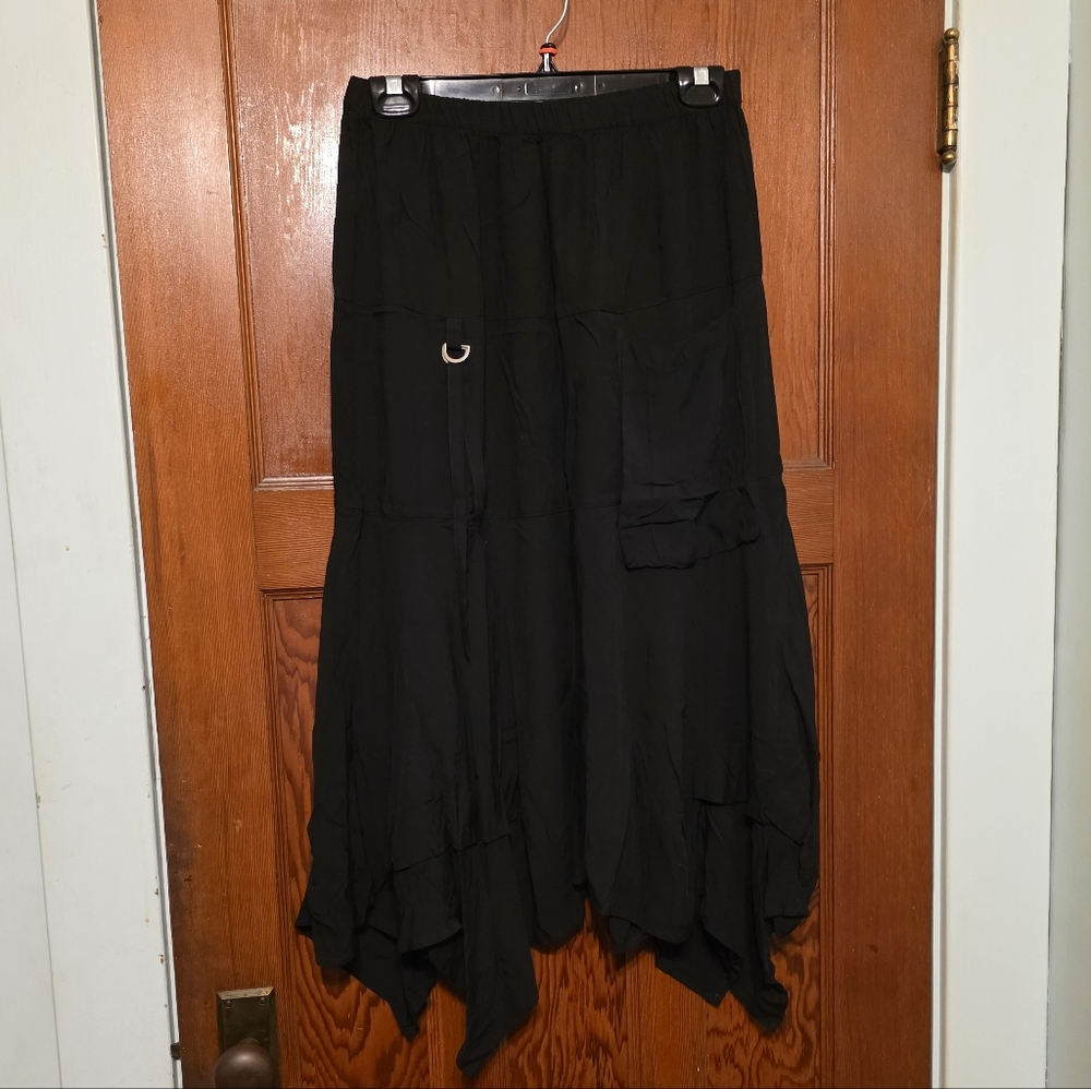 Chic Asymmetrical Black Skirt